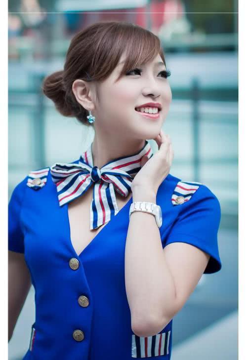 空姐的特殊服务漫画,揭秘空姐的特殊服务漫画